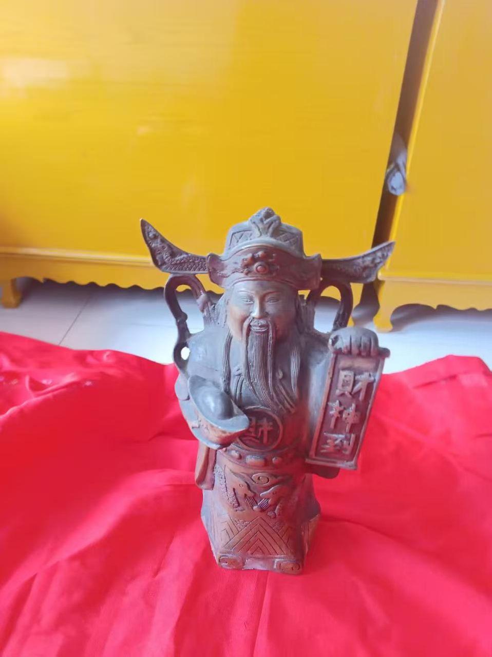 《铜铸文财神托宝摆件》