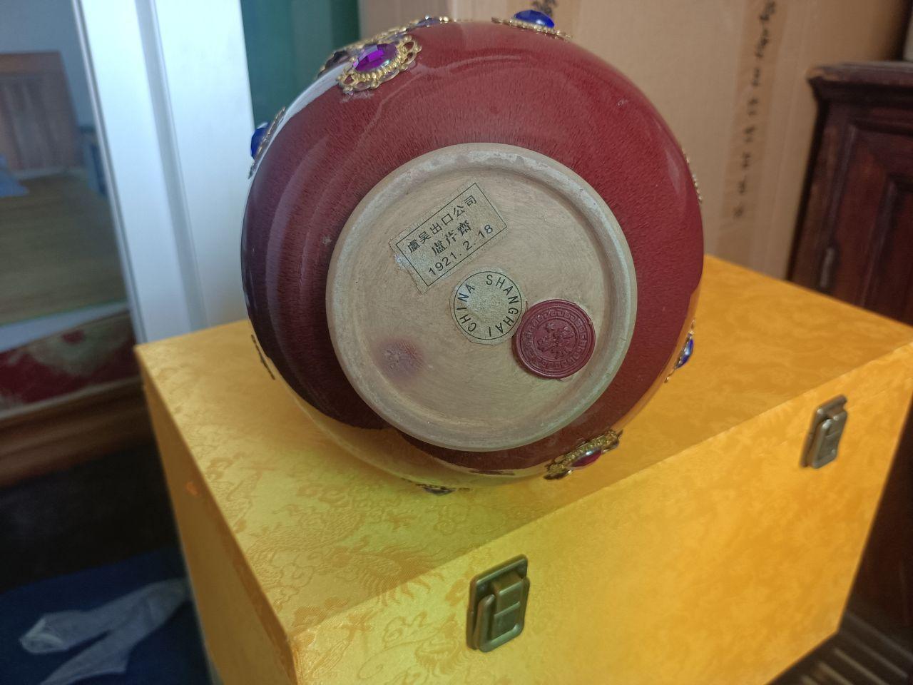 尊景泰蓝花瓶