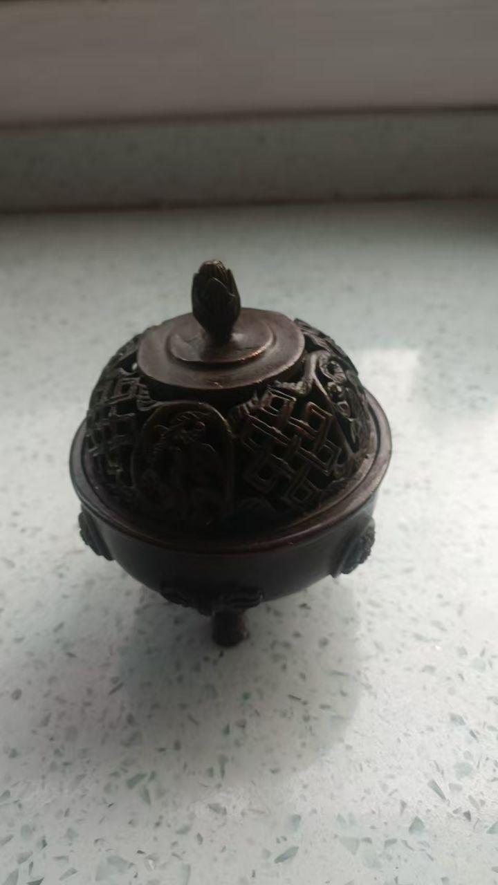 铜制盘长纹缕空三足香薰炉真品