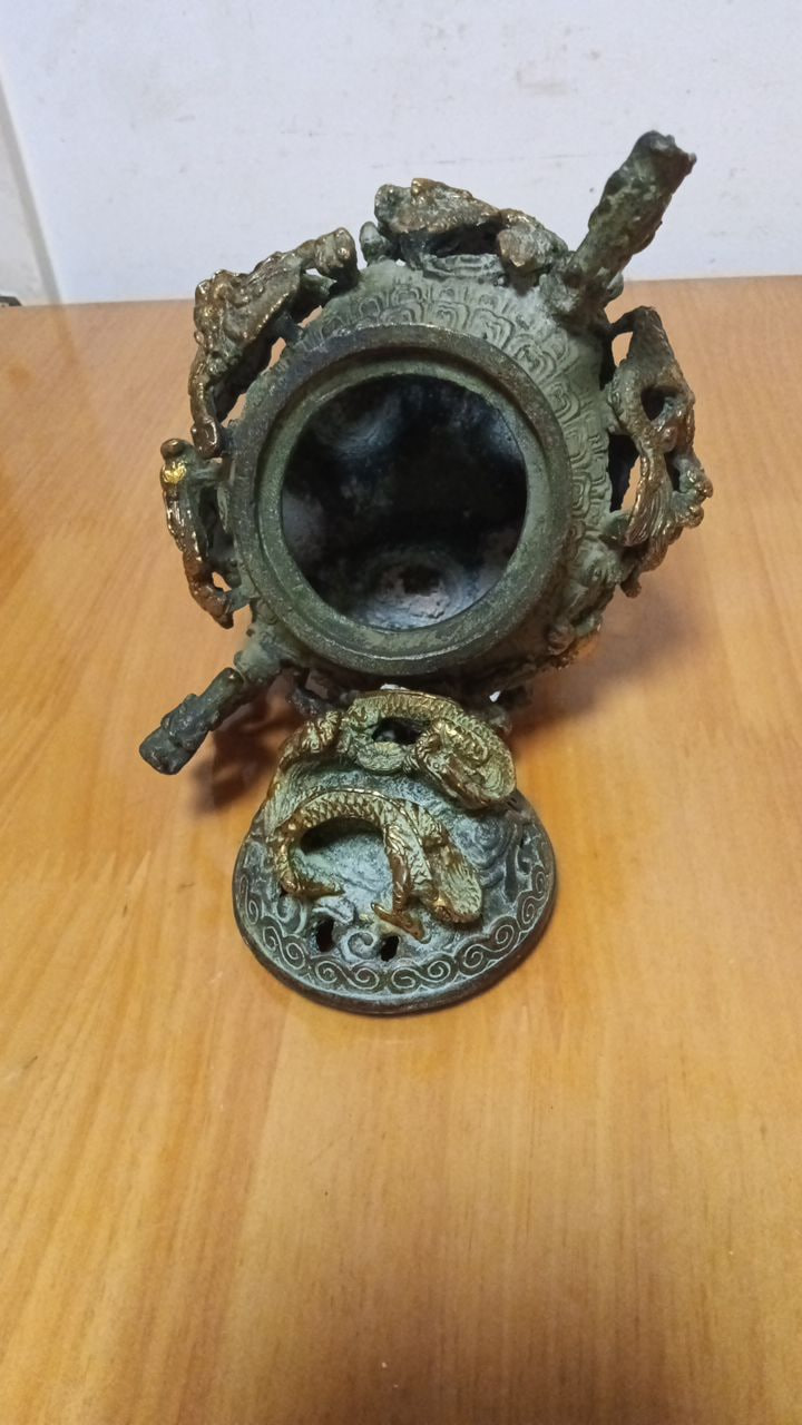 九龙香炉