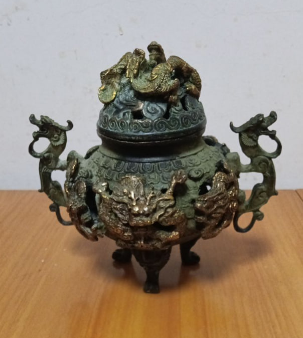 九龙香炉