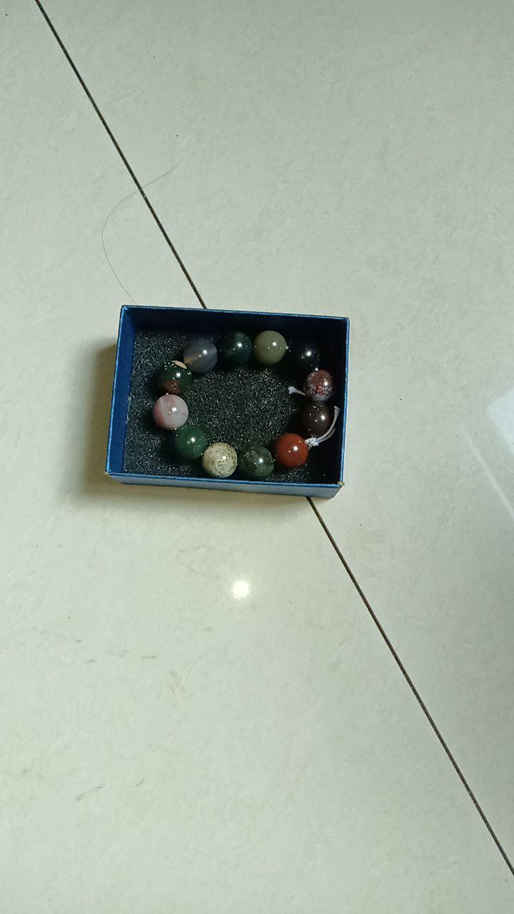 《彩色宝石首饰》