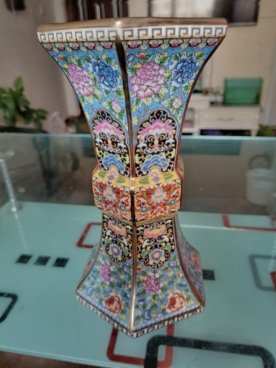 清乾隆珐琅彩六方花觚