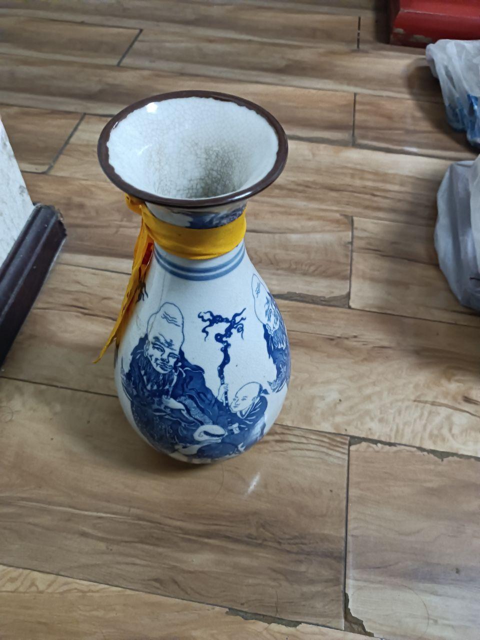 青花瓷瓶