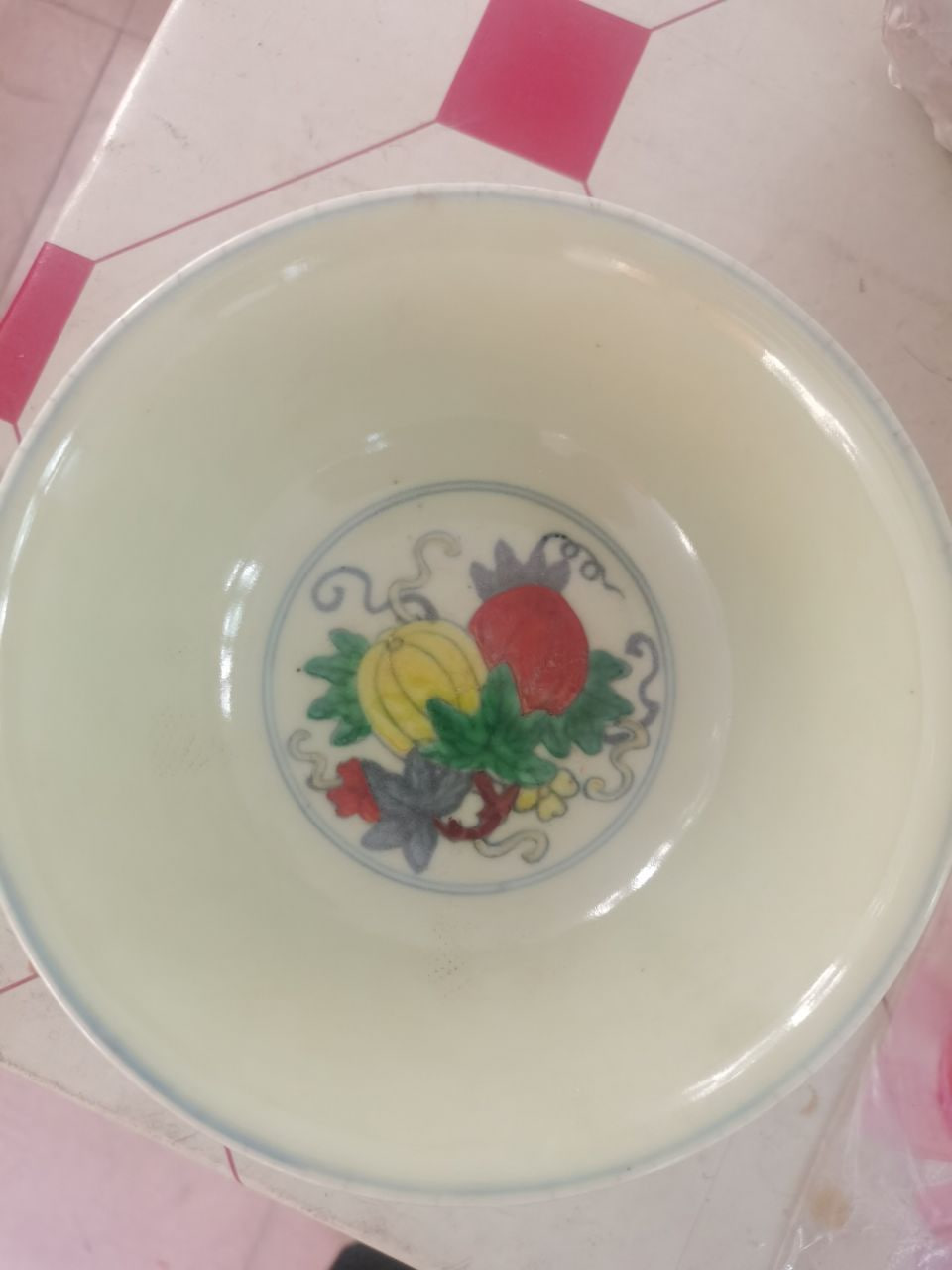 斗彩瓷器