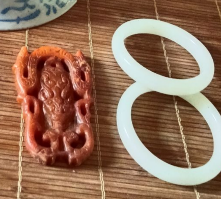 红翡玉镯组合