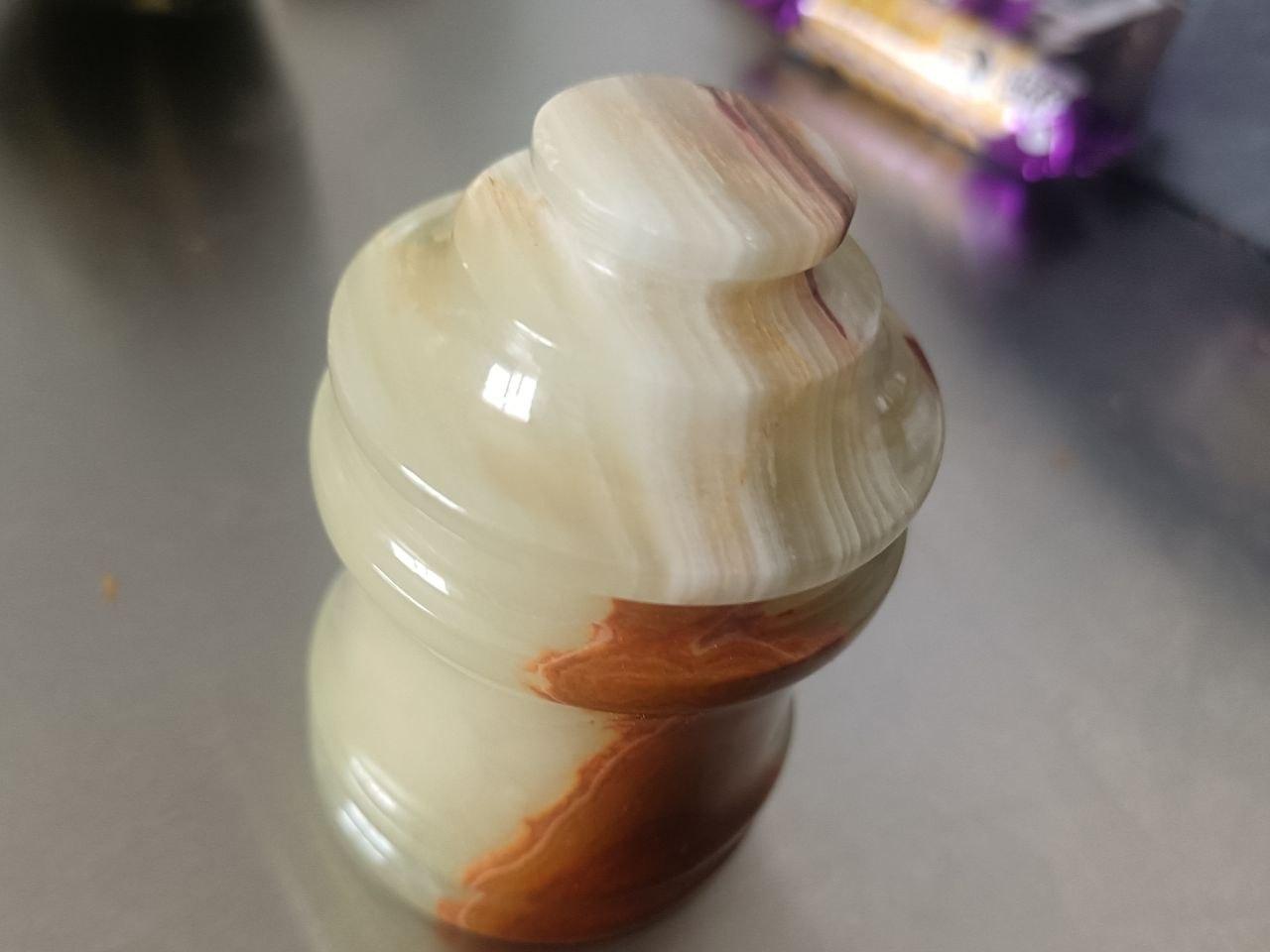然缠丝玛瑙雕花生摆件