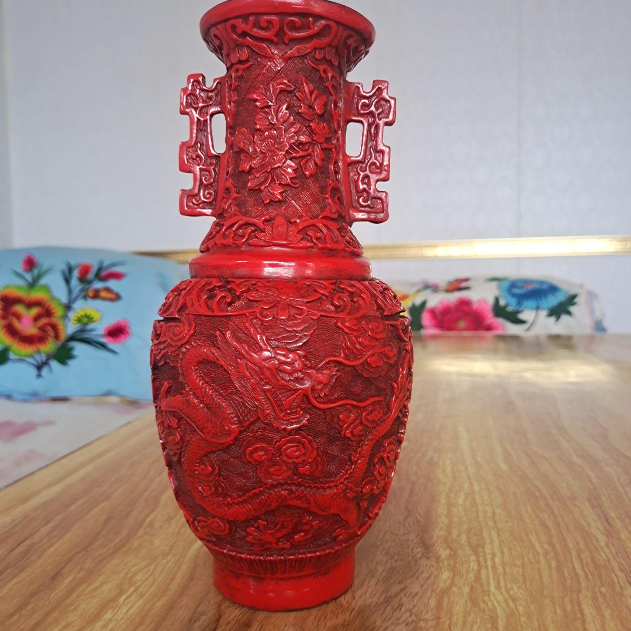 剔红龙纹双耳瓶