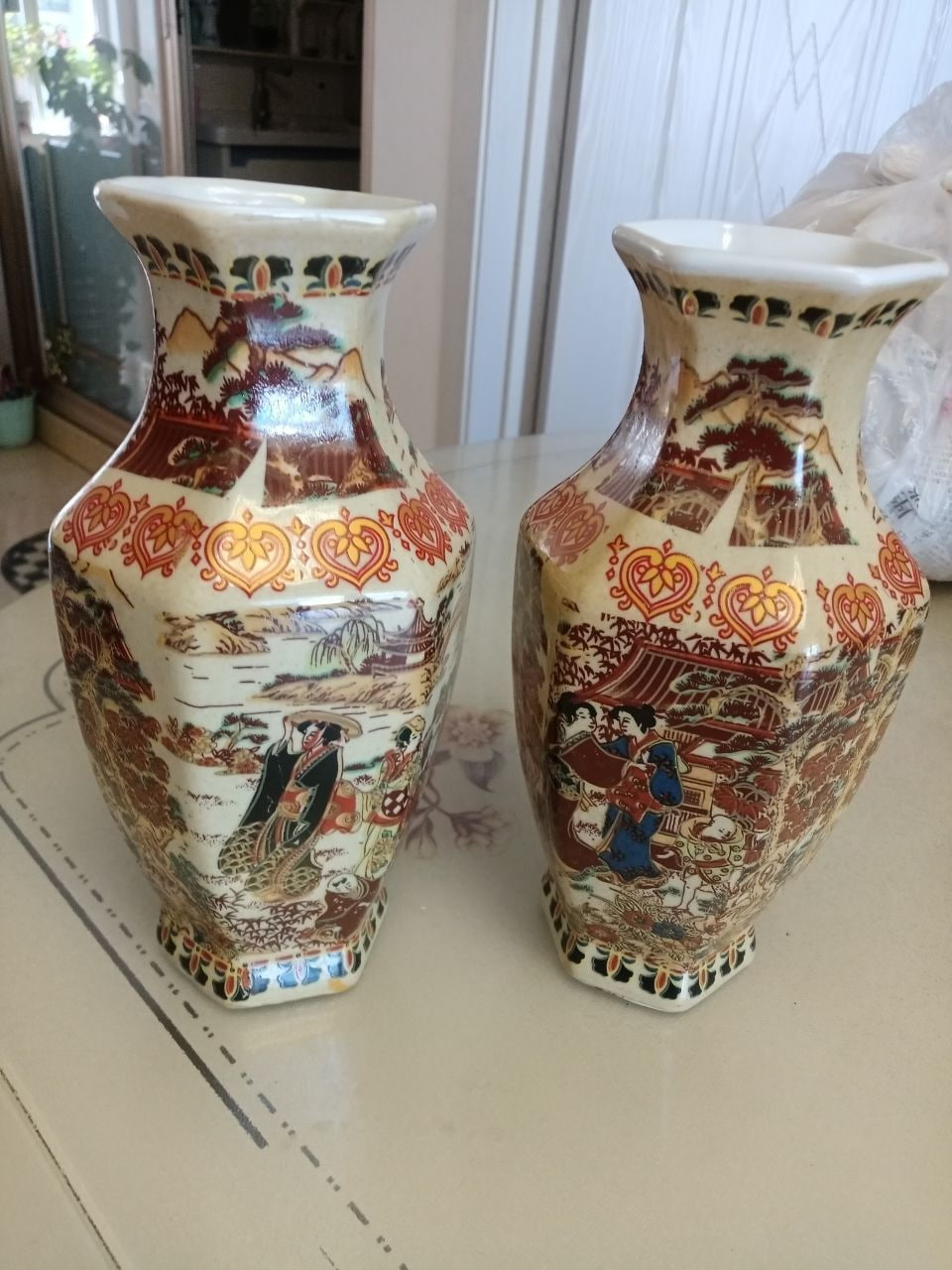 水纹彩绘花瓶