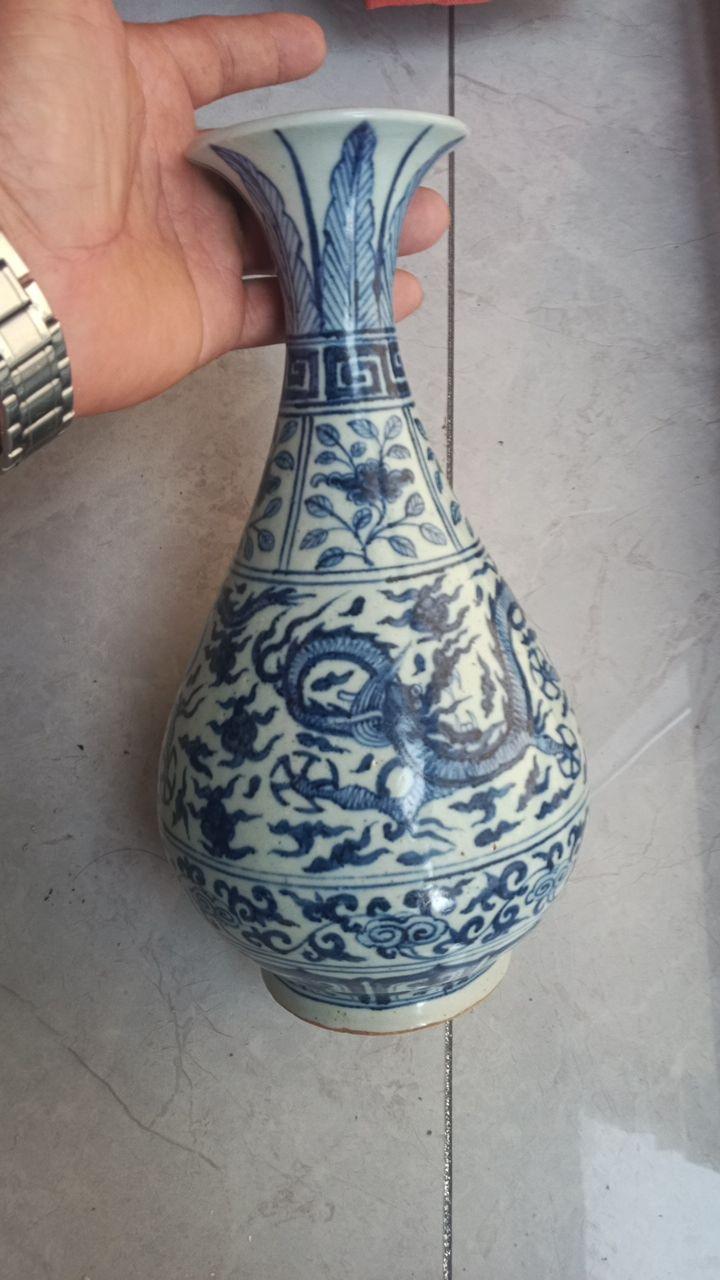 青花云龙纹玉壶春瓶