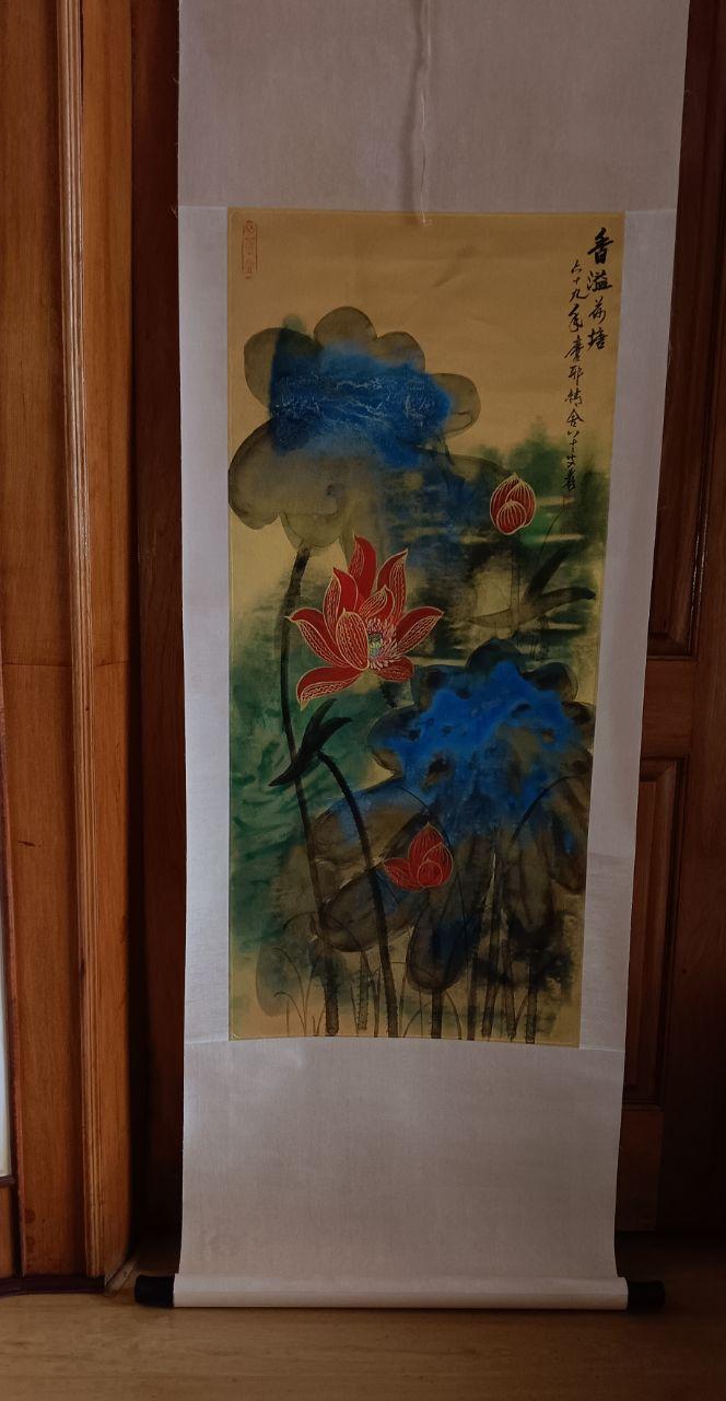 香溢荷塘