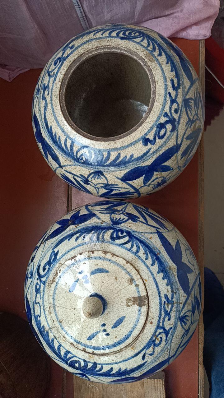 青花花卉纹盖罐