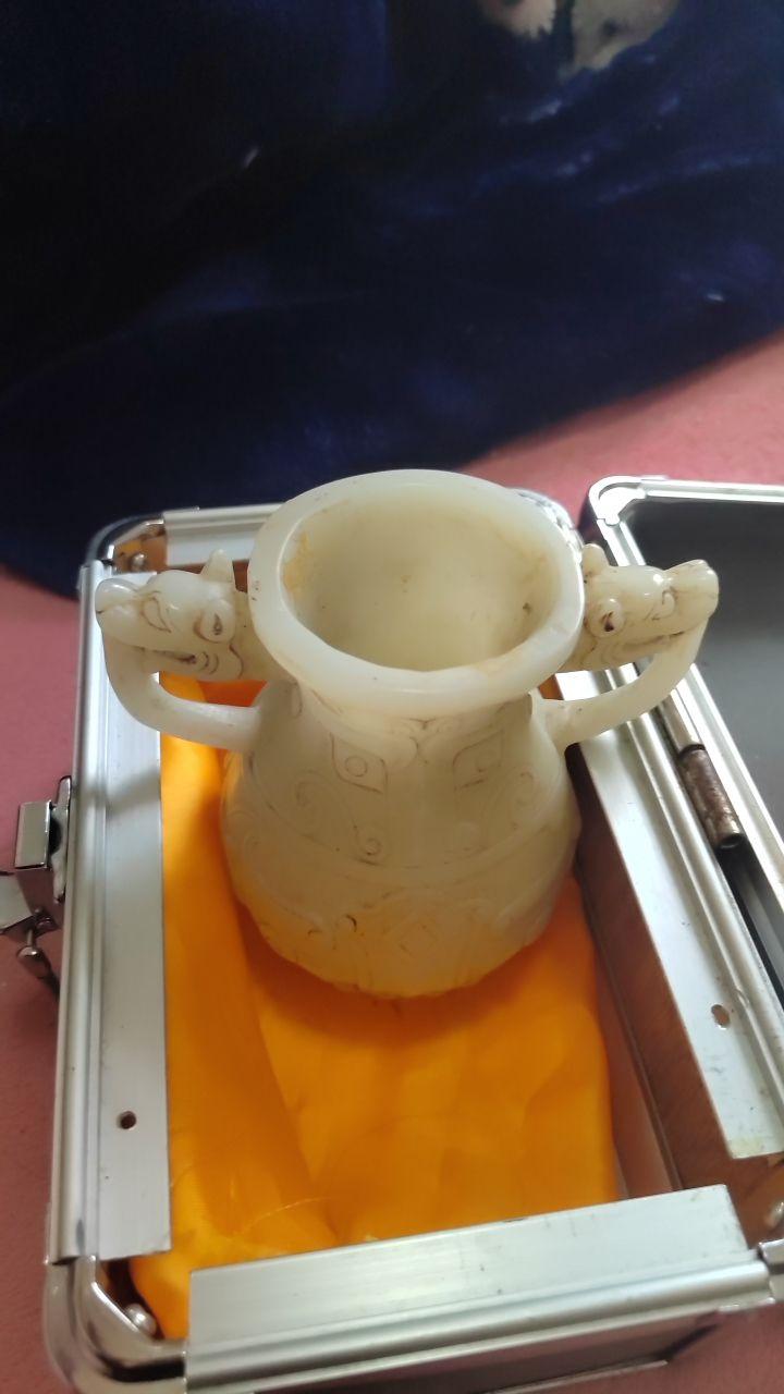 唐代赤龙白玉杯